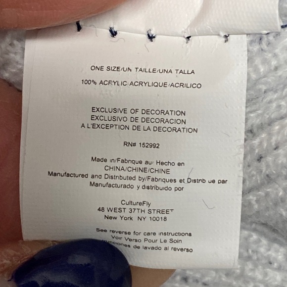 Blue & White Toronto Maple Leafs Winter Pompom Beanie (Big Kids) - Picture 6 of 7